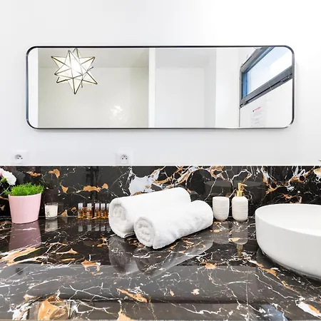 Holiday home Maison Design 2 Ch Proche Cdg, Paris *